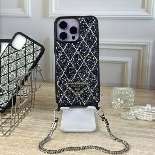 Prada diamante morado + strap IPH 15 PRO MAX