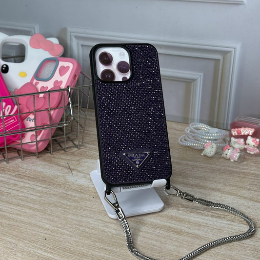Prada brillante morado + strap IPH 14 PRO MAX