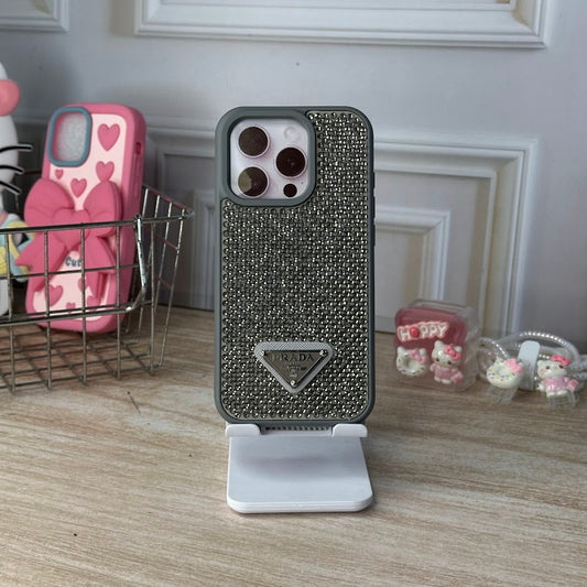 Prada diamante gris iph 15 pro