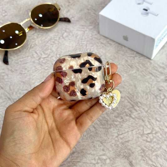 P AirPods serie 4 animal print y llavero