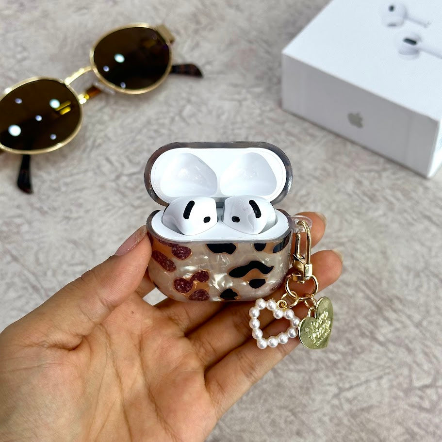 P AirPods serie 4 animal print y llavero