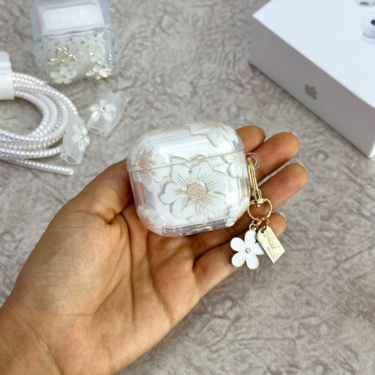 P AirPods serie 4 flores blancas