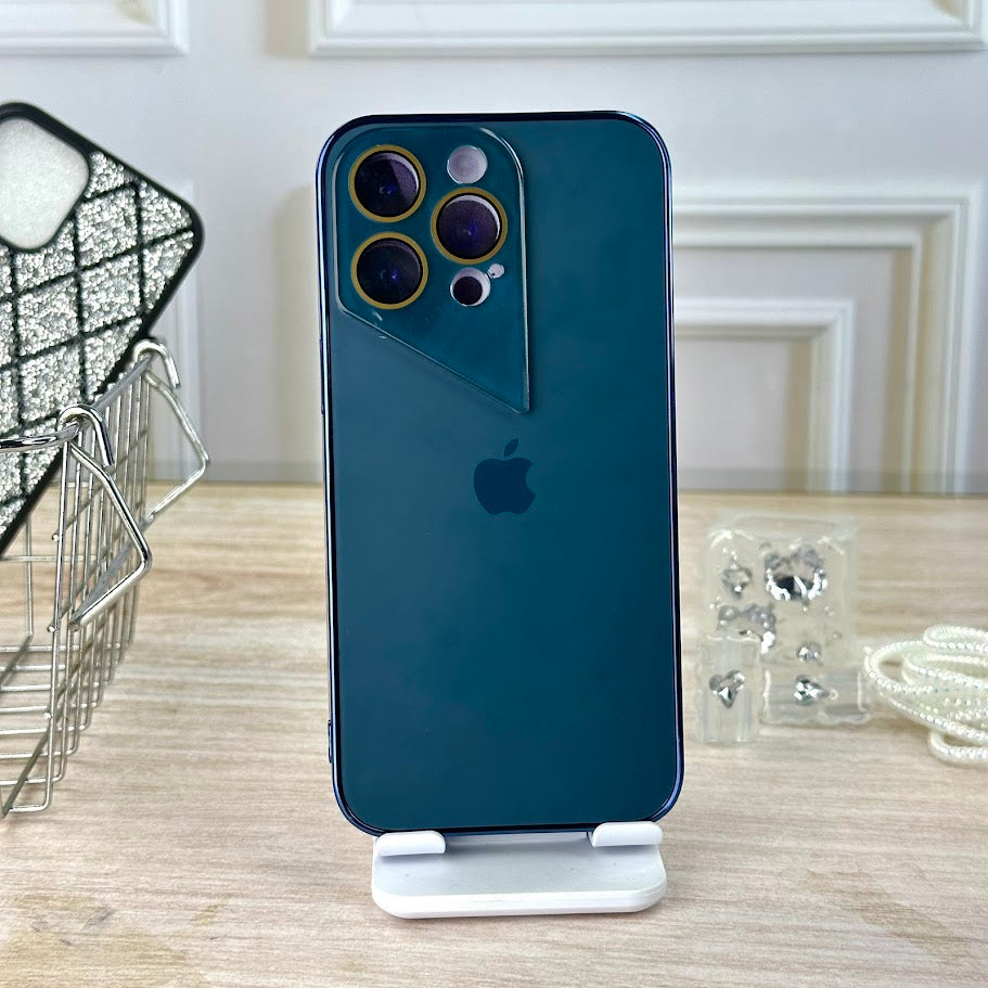 Case triangulo IPH 15 PRO MAX