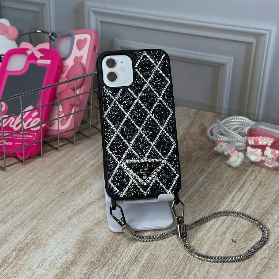PRADA DIAMANTE MORADO + STRAP IPH 12 y 12PRO