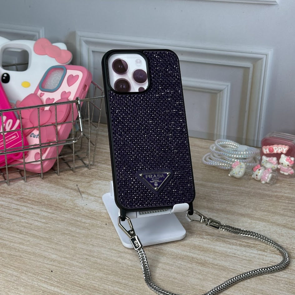 Prada brillante morado + strap IPH 14 PRO MAX
