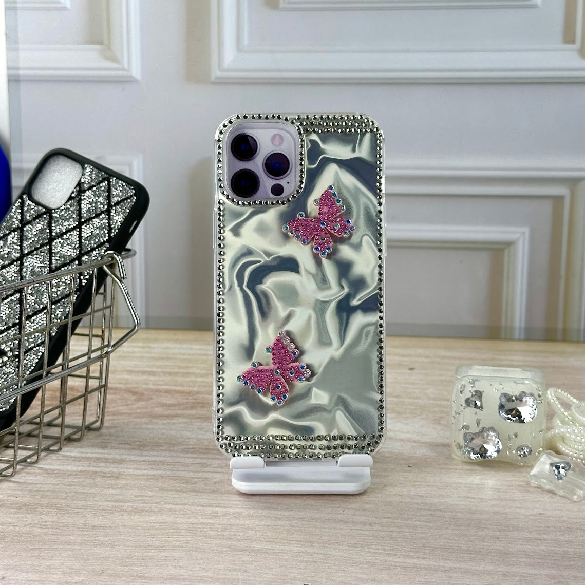 Mariposa fucsia IPH 12 PRO MAX