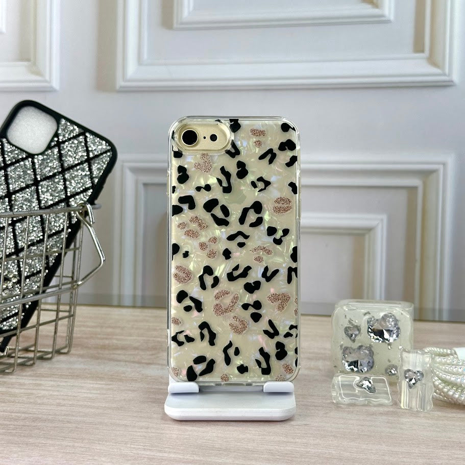 Animal print blanco IPH 7/8