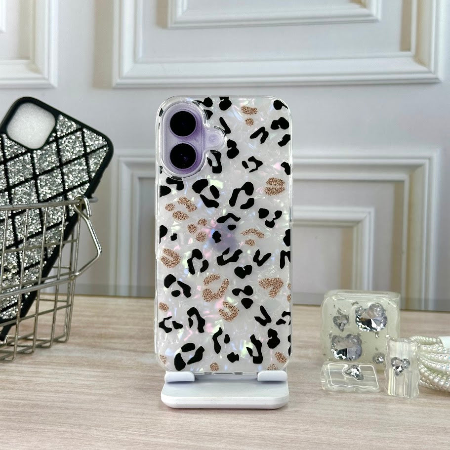 Animal print blanco IPH 16