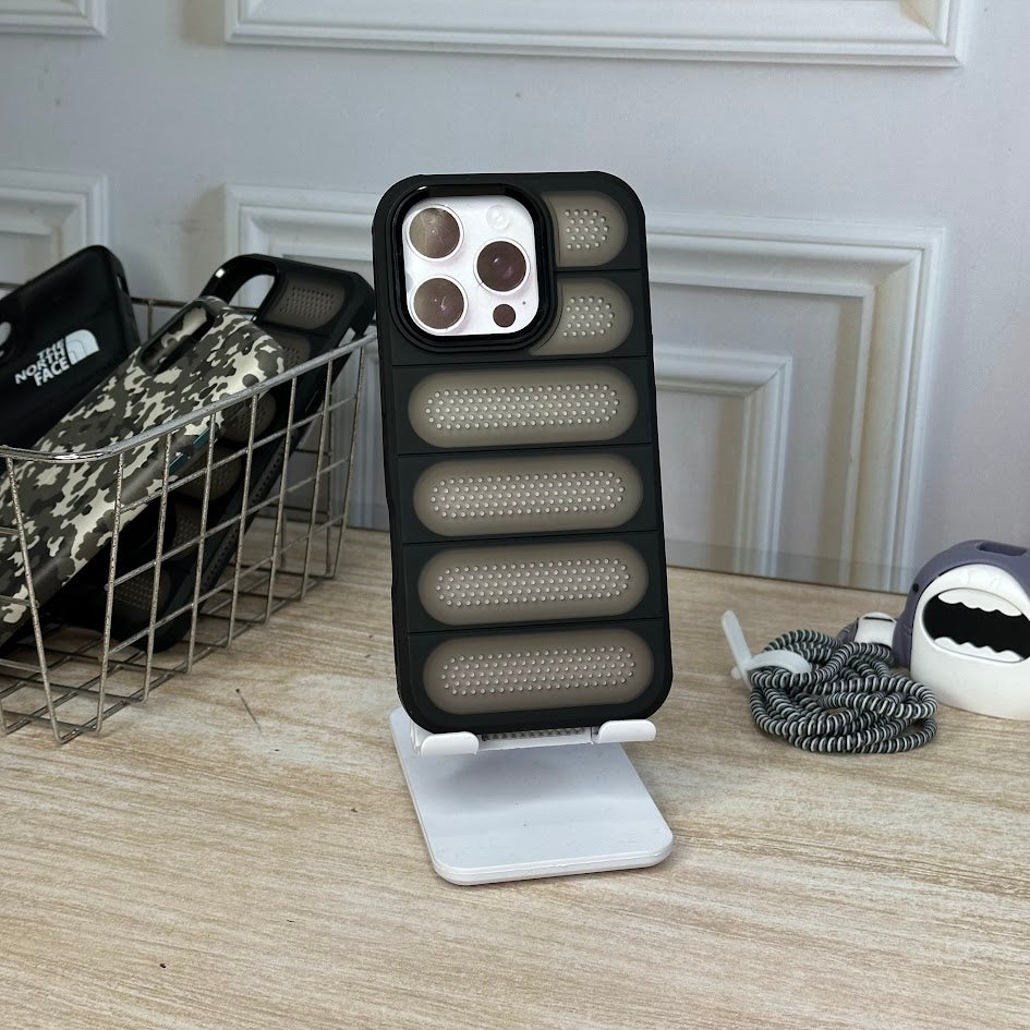 Transpirado negro IPH 16 PRO